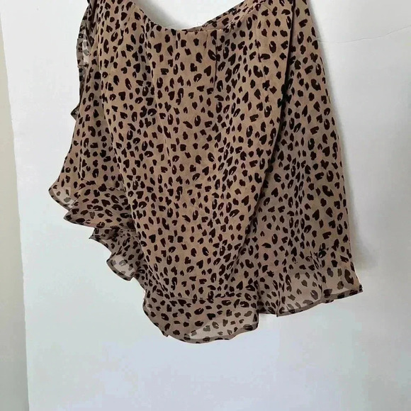 Cotton Candy Cheetah Print Skirt with built in shorts. Size XS. Never worn. - Picture 2 of 4